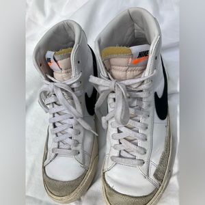 NIKE BLAZER MID 77 Women’s Sneakers 9.5
